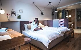 Sport & Wellness Hotel Das Falkenstein - Natural Swimming Lake - Matrix Gym - Summercard Inklusive - Authentic Experience - Flying Wellness With Pool